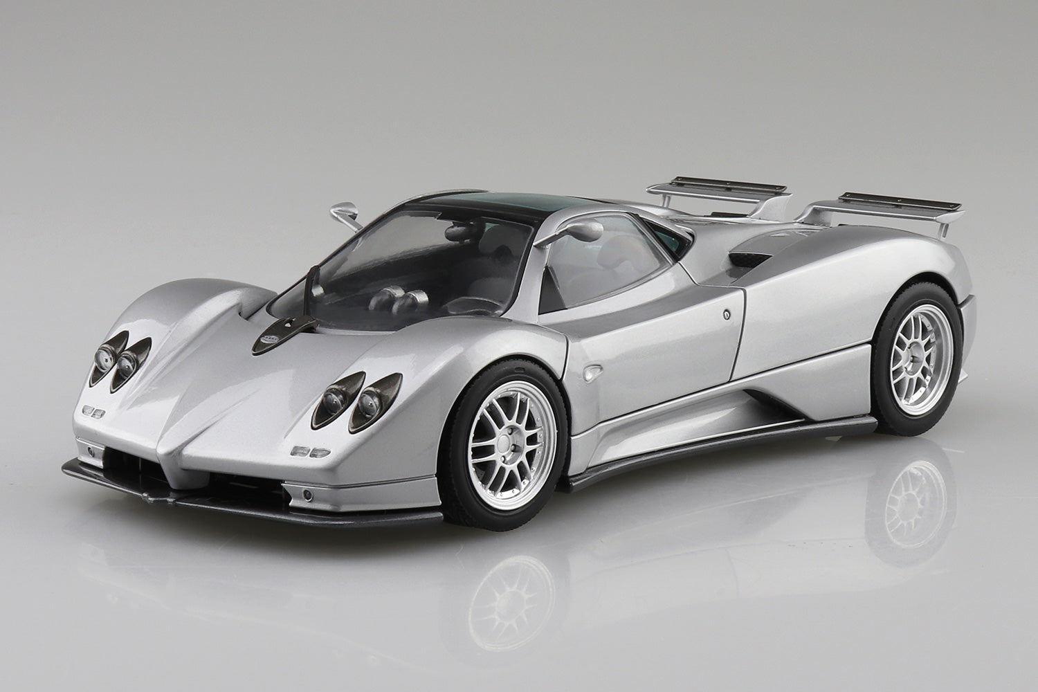 Aoshima 1/24 '00 Pagani Zonda C12S | 4905083056028