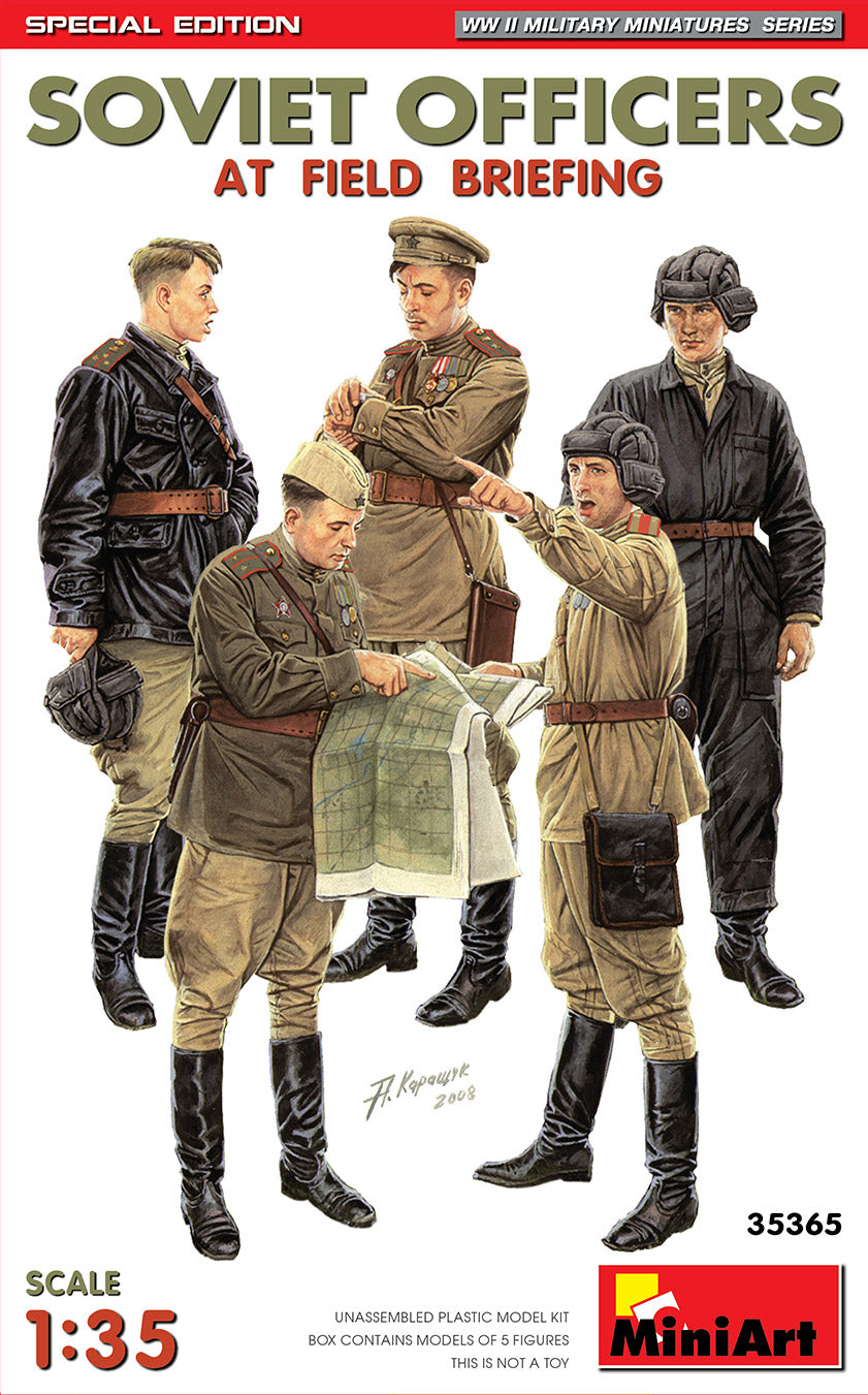 MiniArt 1/35 Soviet Officers at Field Briefing. Special Edition | 4820183314246