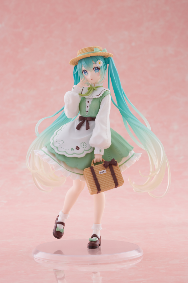 TAITO Hatsune Miku Figure - Fashion (Country Ver.) | 0840342402748