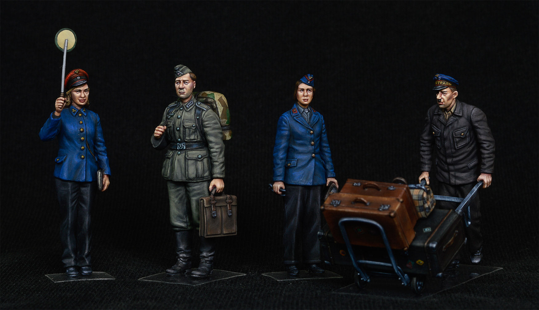 Miniart German Train Station Staff 1930 - 1940s (1/35) | 4820183312389