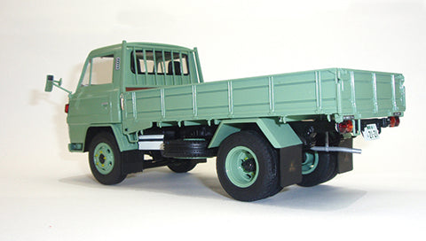 Fujimi 1/32 Mitsubishi Fuso Canter T200 1975