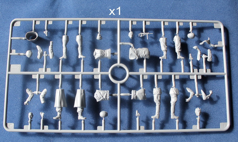 Riich 1/35 East meet West (Elbe River. 1945) | 6953391900128