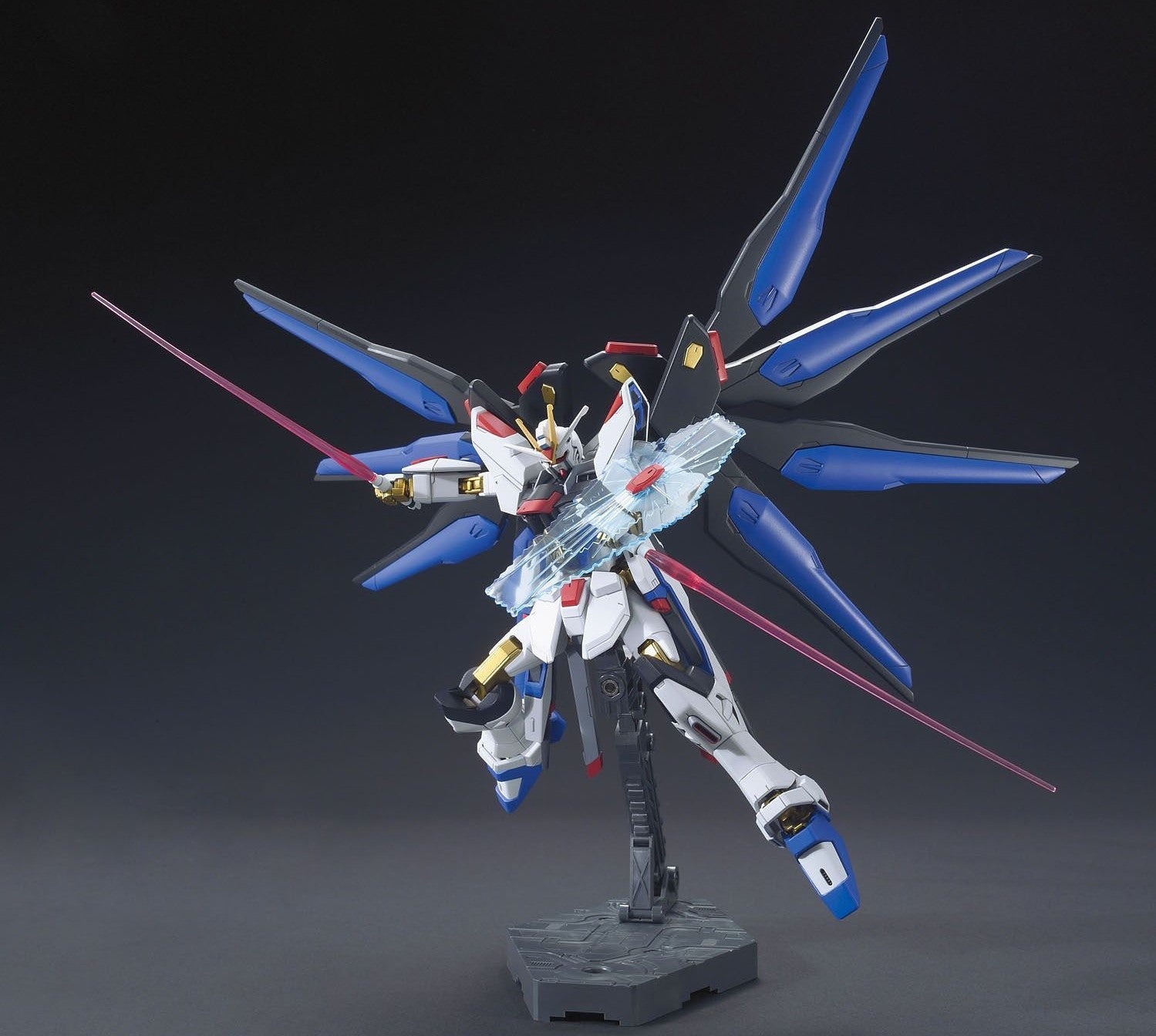 BANDAI Hobby HGCE 1/144 Strike Freedom Gundam #201