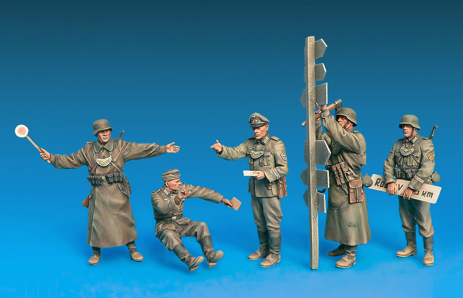 MiniArt 1/35 German Feldgendarmerie Special Edition | 4820183312297