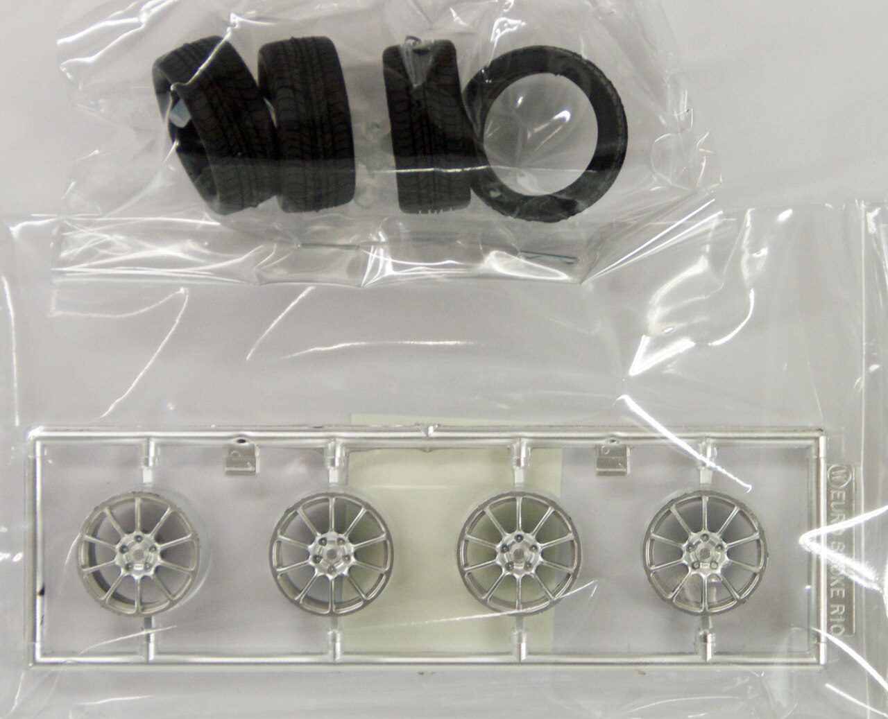 Fujimi 1/24 The Wheel Series (No.61) Modulo EURO Spoke R10 Wheel & Tire Set