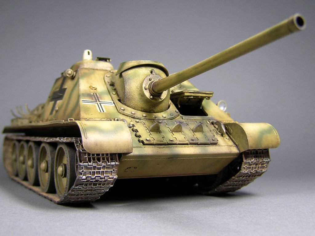 Miniart [35229] 1/35 Jagdpanzer SU-85 ( r ) w/Crew | 4820183310781