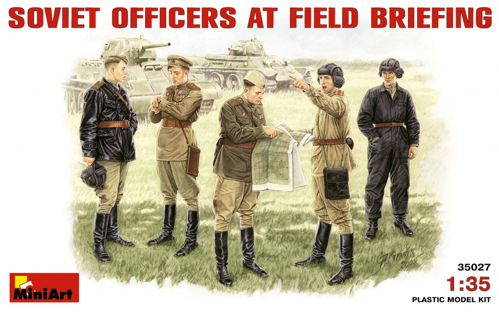 MiniArt Soviet Officers at Field Briefing (1/35) | 4820041100547