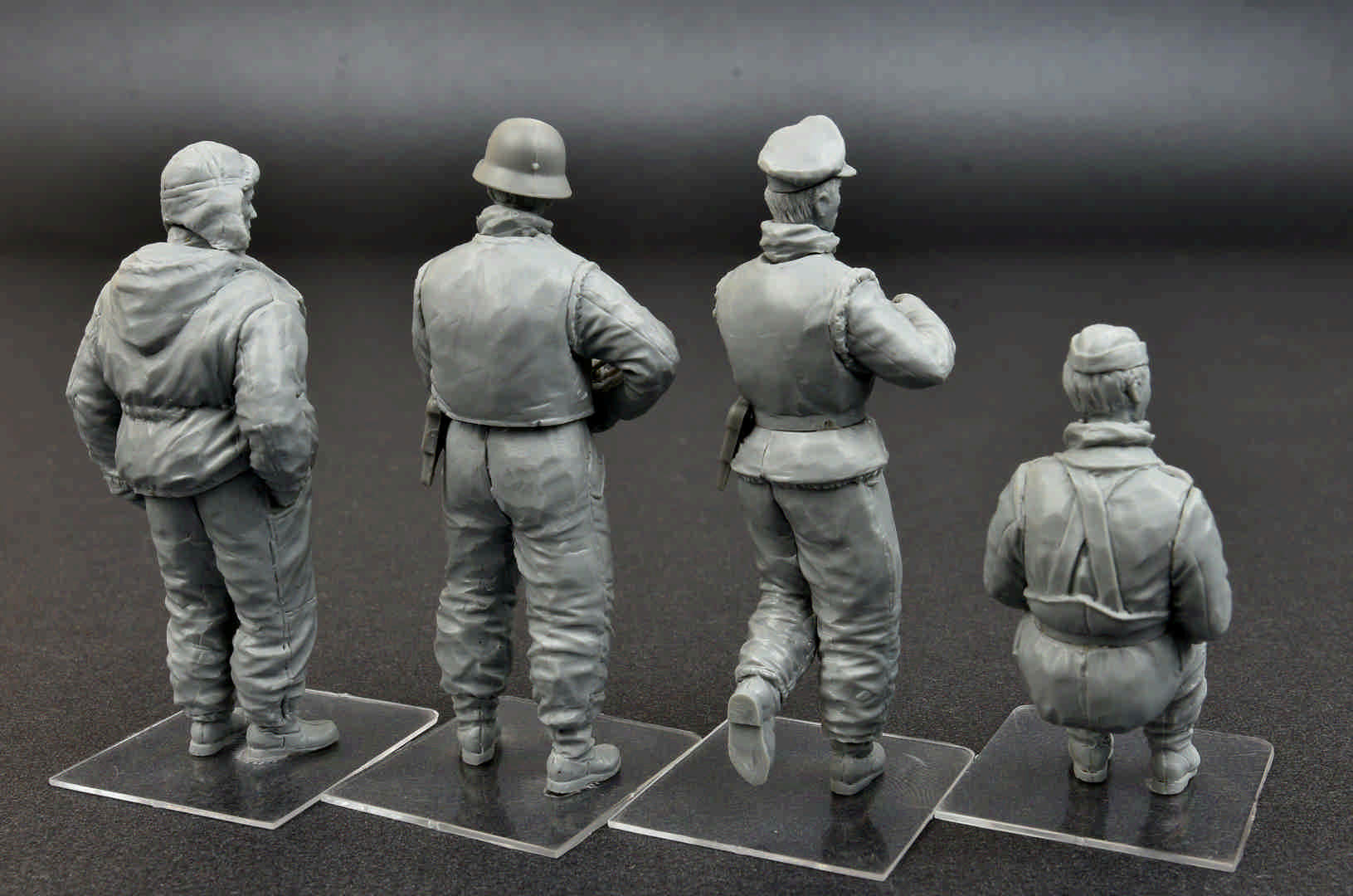 MiniArt German Tank Crew Kharkov 1943' | 4820183312198