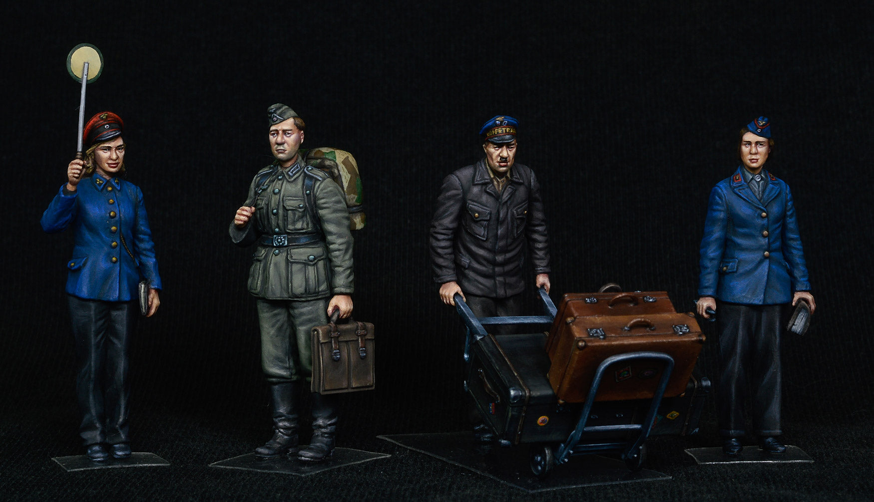 Miniart German Train Station Staff 1930 - 1940s (1/35) | 4820183312389