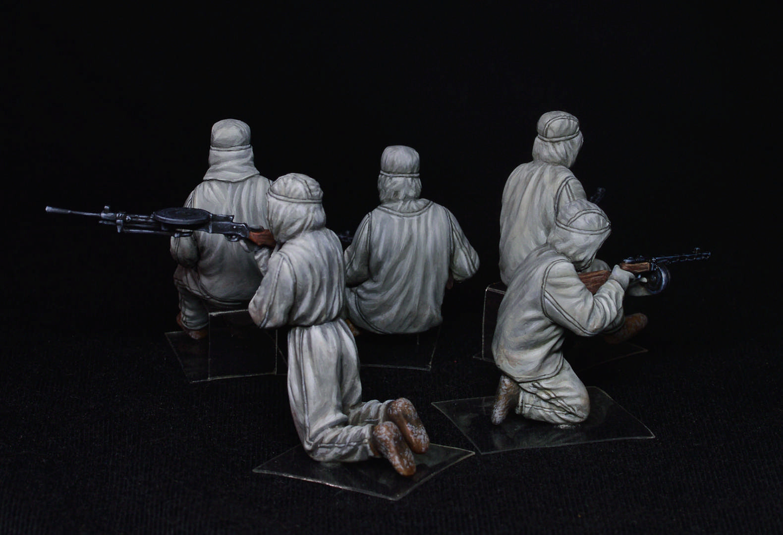 MiniArt 1/35 Soviet Assault Infantry (Winter Camouflage Cloaks) | 4820183310866