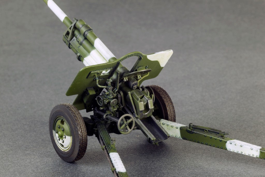 MiniArt 1/35 USV-BR 76-mm Gun Mod.1941 w/Limber & Crew | 4820041102886