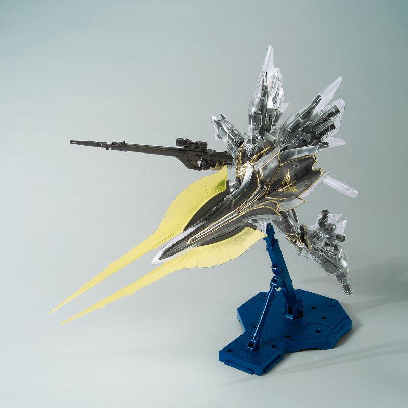 P-Bandai MG 1/100 The Gundam Base Limited Sinanju [Mechanical Clear]