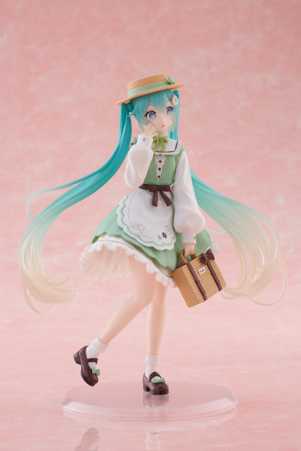 TAITO Hatsune Miku Figure - Fashion (Country Ver.) | 0840342402748
