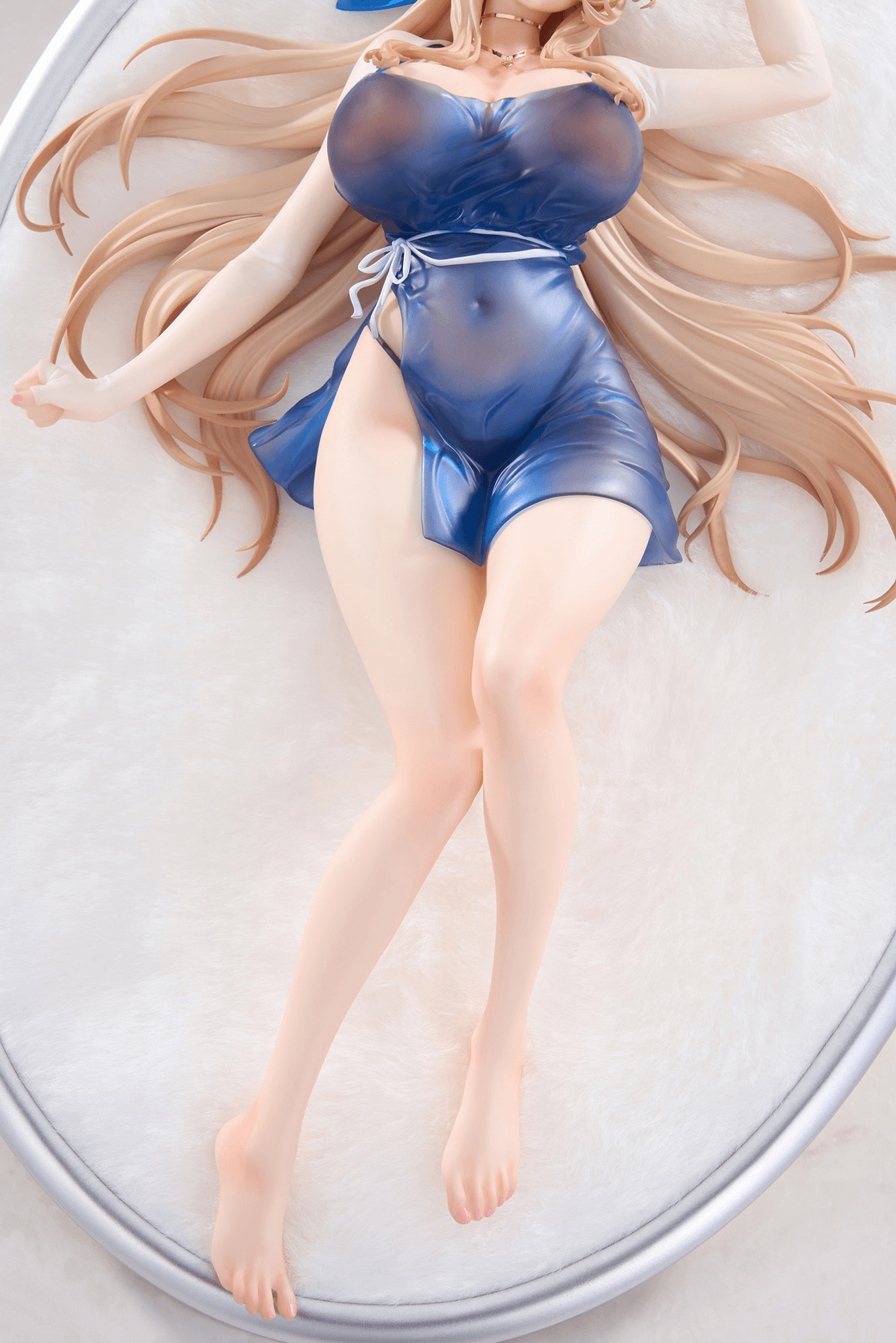 1/7 Scale [BrownDust2] Water Park Queen Wilhelmina Painted Figure with BONUS