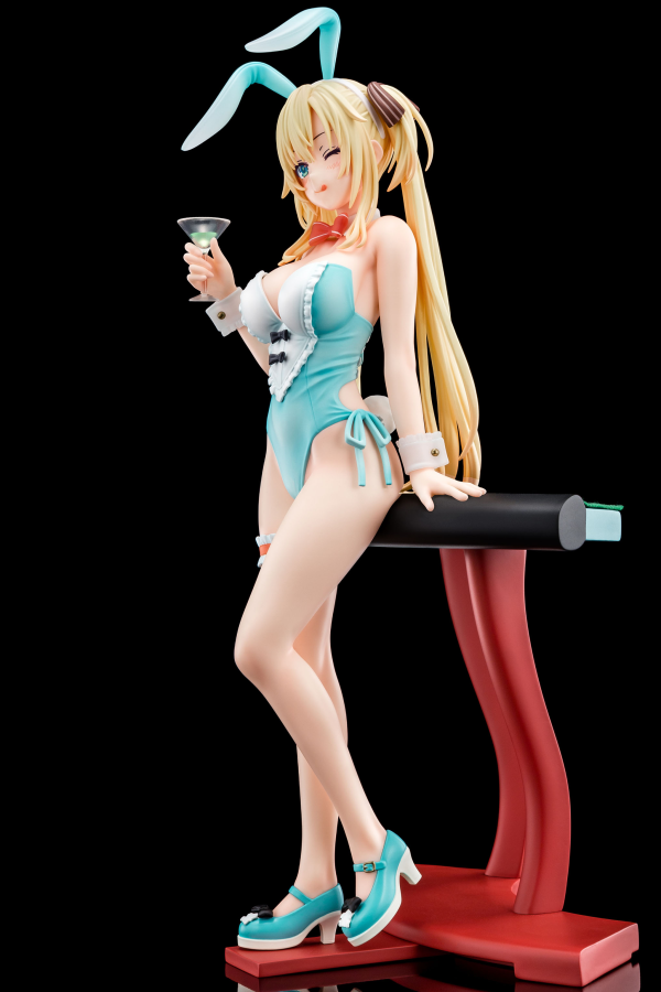 Regina Mercedes wearing 秘色(HISHOKU) bunny costume with Nip Slip Gimmick System