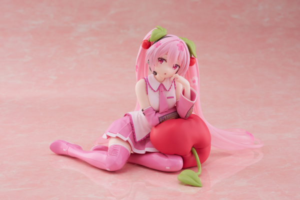 TAITO Sakura Miku Desktop Cute Figure (Cherry Cushion Ver.)(0840342402977)