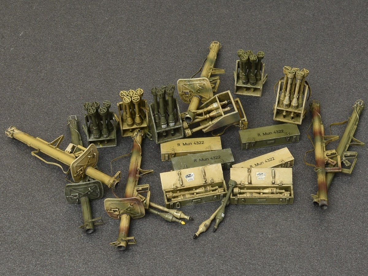 Miniart [35263] 1/35 Panzerschreck RPzB.54 & Ofenrohr RPzB.43 Set | 4820183311399