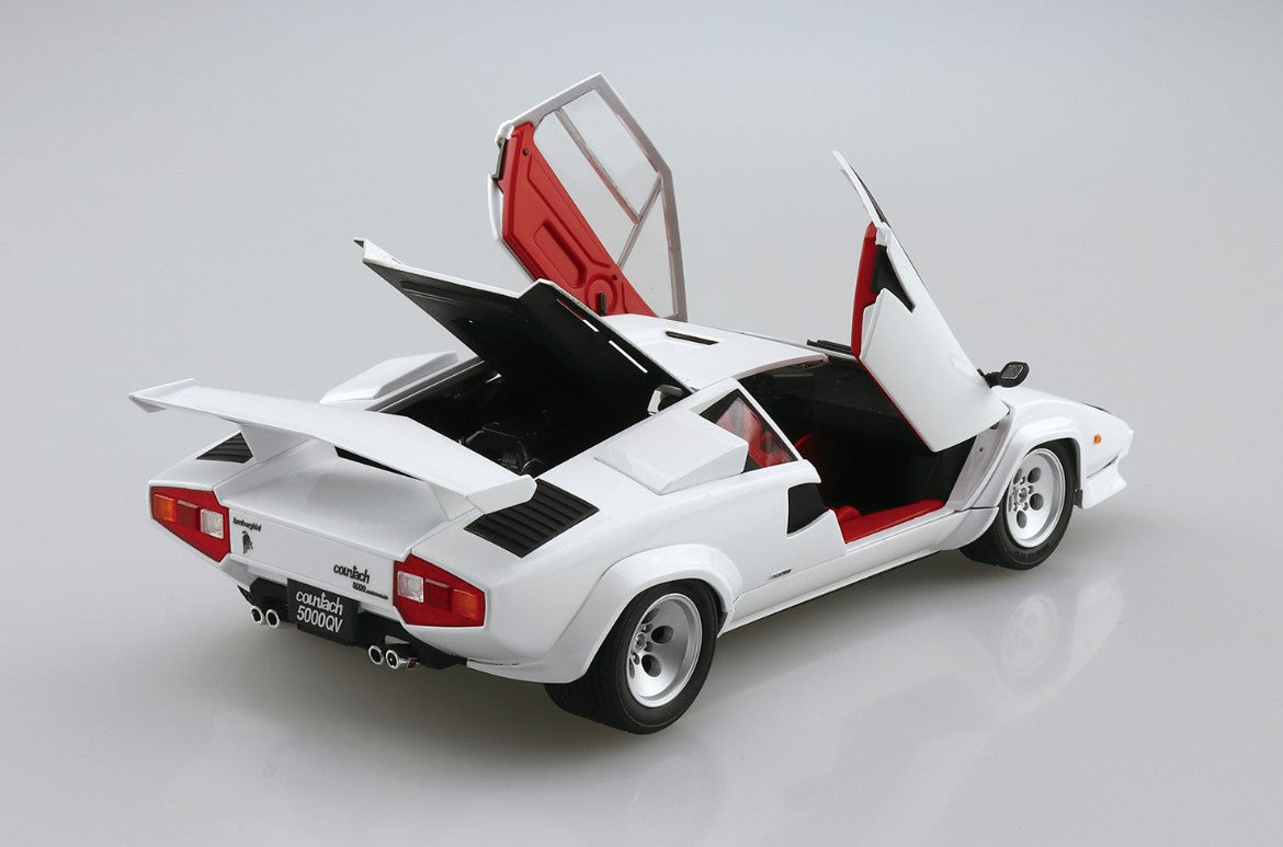 Aoshima 1/24 '85 Lamborghini Countach 5000QV