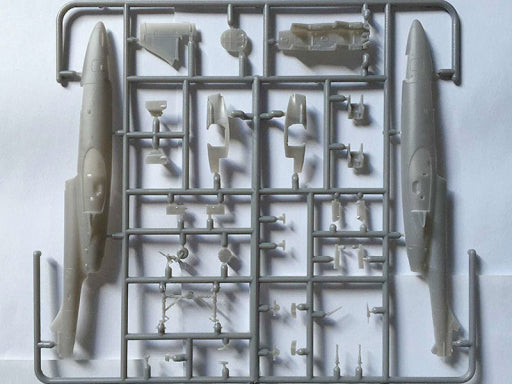 Arma Hobby 1/72 TS-11 Iskra Junior Set | 5907747900653