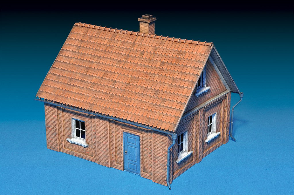 Miniart [72024] 1/72 Village House | 4820041102558