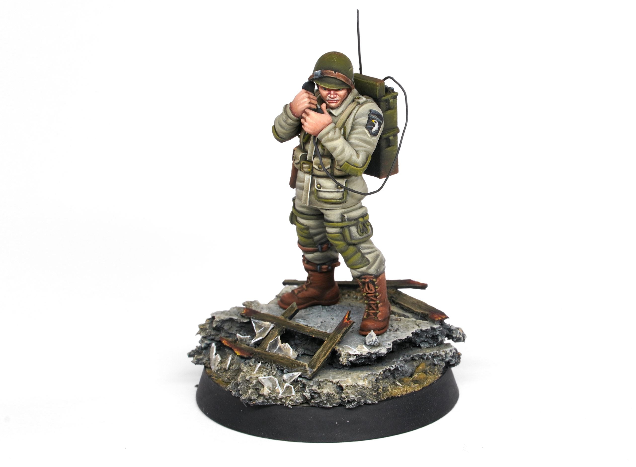 AK Interactive US Airborne Division D-Day Military Miniature Starter Set - 14 Colors & 1 Figure (Exclusive 101St Radio Operator) | 8435568339248