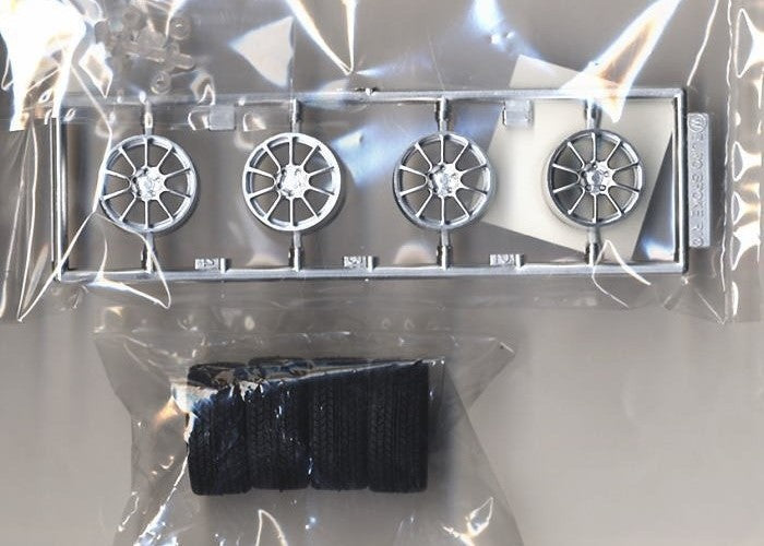 Fujimi 1/24 The Wheel Series (No.61) Modulo EURO Spoke R10 Wheel & Tire Set