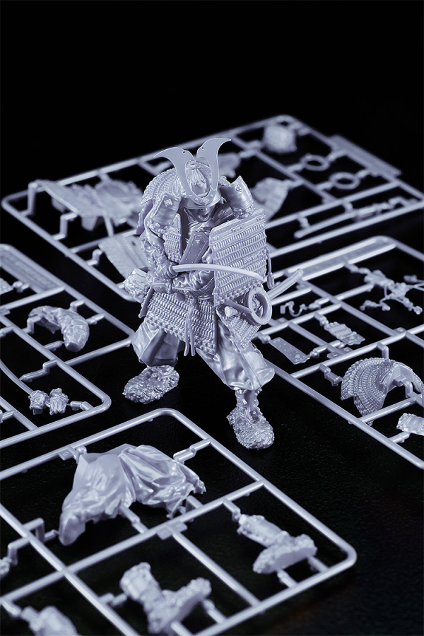 GOOD SMILE COMPANY PLAMAX 1/12 Kamakura Period Armored Warrior: Silver Color Edition(4545784014660)(4545784014660)