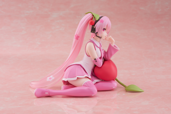 TAITO Sakura Miku Desktop Cute Figure (Cherry Cushion Ver.)(0840342402977)