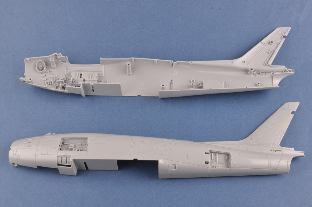 Hobby Boss 1/18 F-86F-30 'Sabre' | 6939319218087
