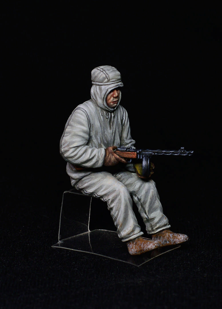 MiniArt 1/35 Soviet Assault Infantry (Winter Camouflage Cloaks) | 4820183310866