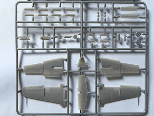 Arma Hobby 1/72 TS-11 Iskra Expert set 'Camo' | 5907747900639