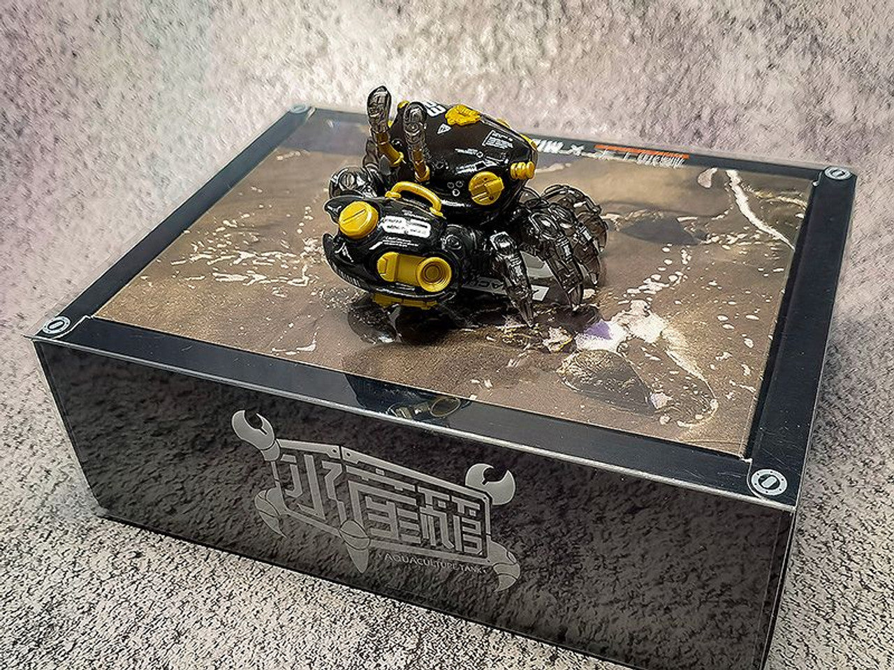 Orange Cat Industry Aquaculture Tank Series 007 Fiddler Crab (Gold Black) Model Kit | 6973848780271