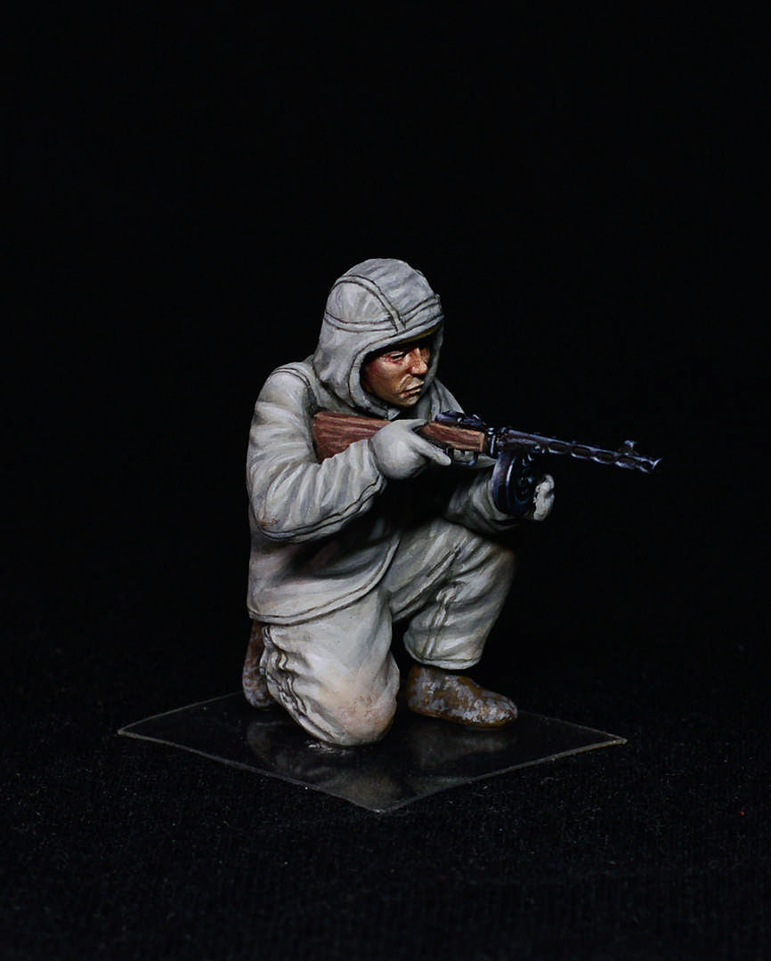 MiniArt 1/35 Soviet Assault Infantry (Winter Camouflage Cloaks) | 4820183310866
