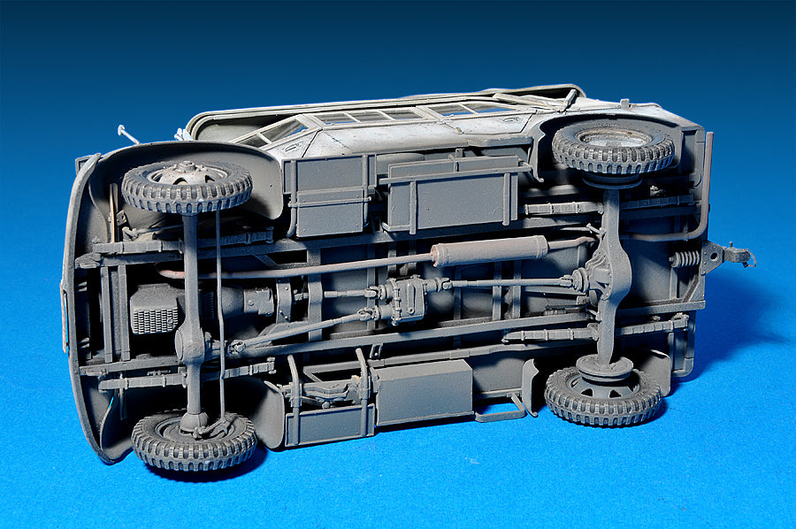 MiniArt L1500A (Kfz.70) German Personnel Car (1/35) | 4820041102657