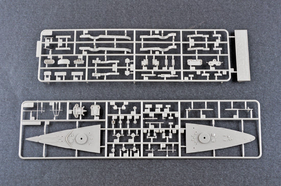ILOVEKIT 1/700 Top Grade German Bismarck Battleship 1941