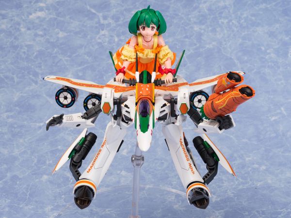 Aoshima V.F.G. Macross F VF-25F Messiah Ranka Lee Macross 40th Anniversary(4905083064252)(4905083064252)