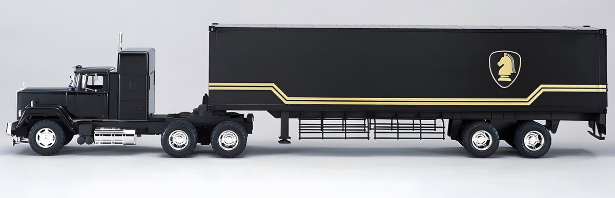 Aoshima 1/28 Knight Trailer Truck