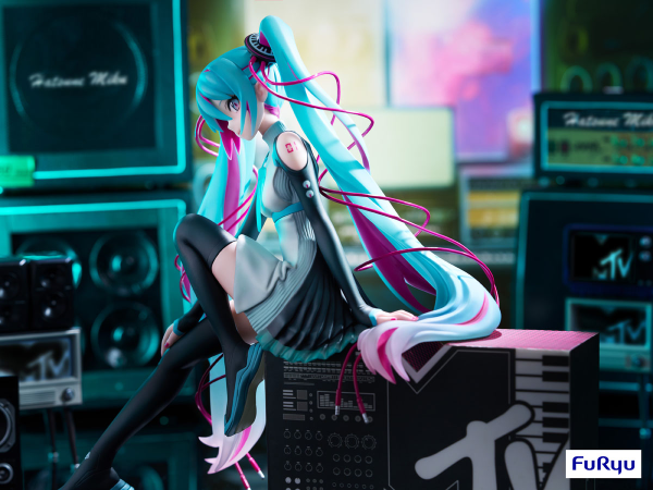 FURYU Corporation Hatsune Miku × MTV 1/7 Scale Figure