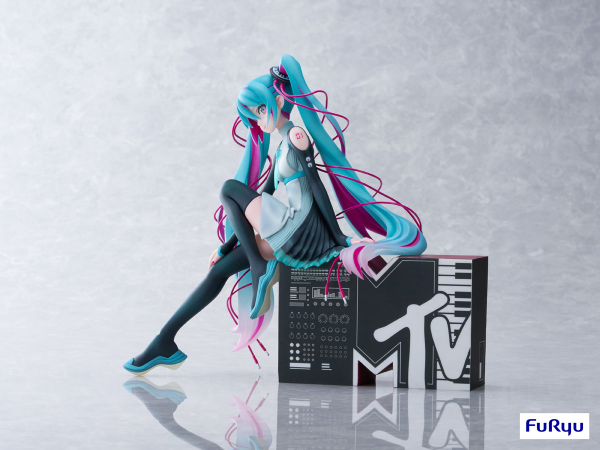 FURYU Corporation Hatsune Miku × MTV 1/7 Scale Figure