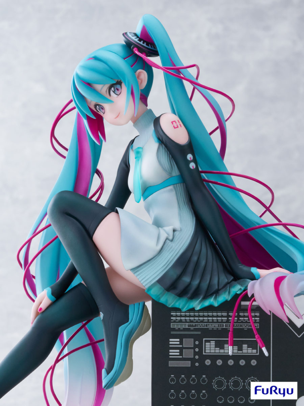 FURYU Corporation Hatsune Miku × MTV 1/7 Scale Figure