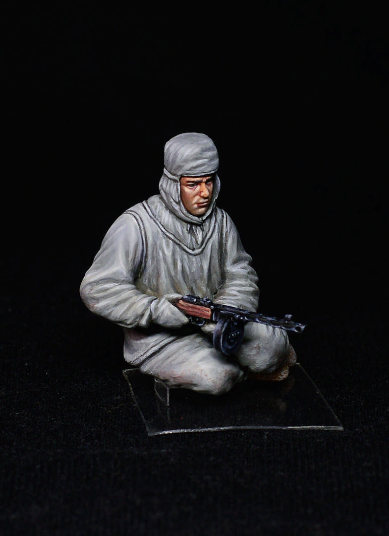 MiniArt 1/35 Soviet Assault Infantry (Winter Camouflage Cloaks) | 4820183310866