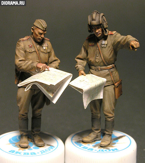 MiniArt Soviet Officers at Field Briefing (1/35) | 4820041100547