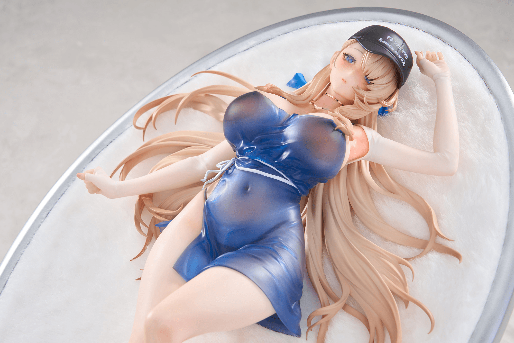 1/7 Scale [BrownDust2] Water Park Queen Wilhelmina Painted Figure with BONUS