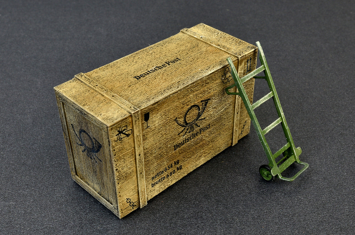 MiniArt 1/35 Wooden Boxes & Crates | 4820183311849
