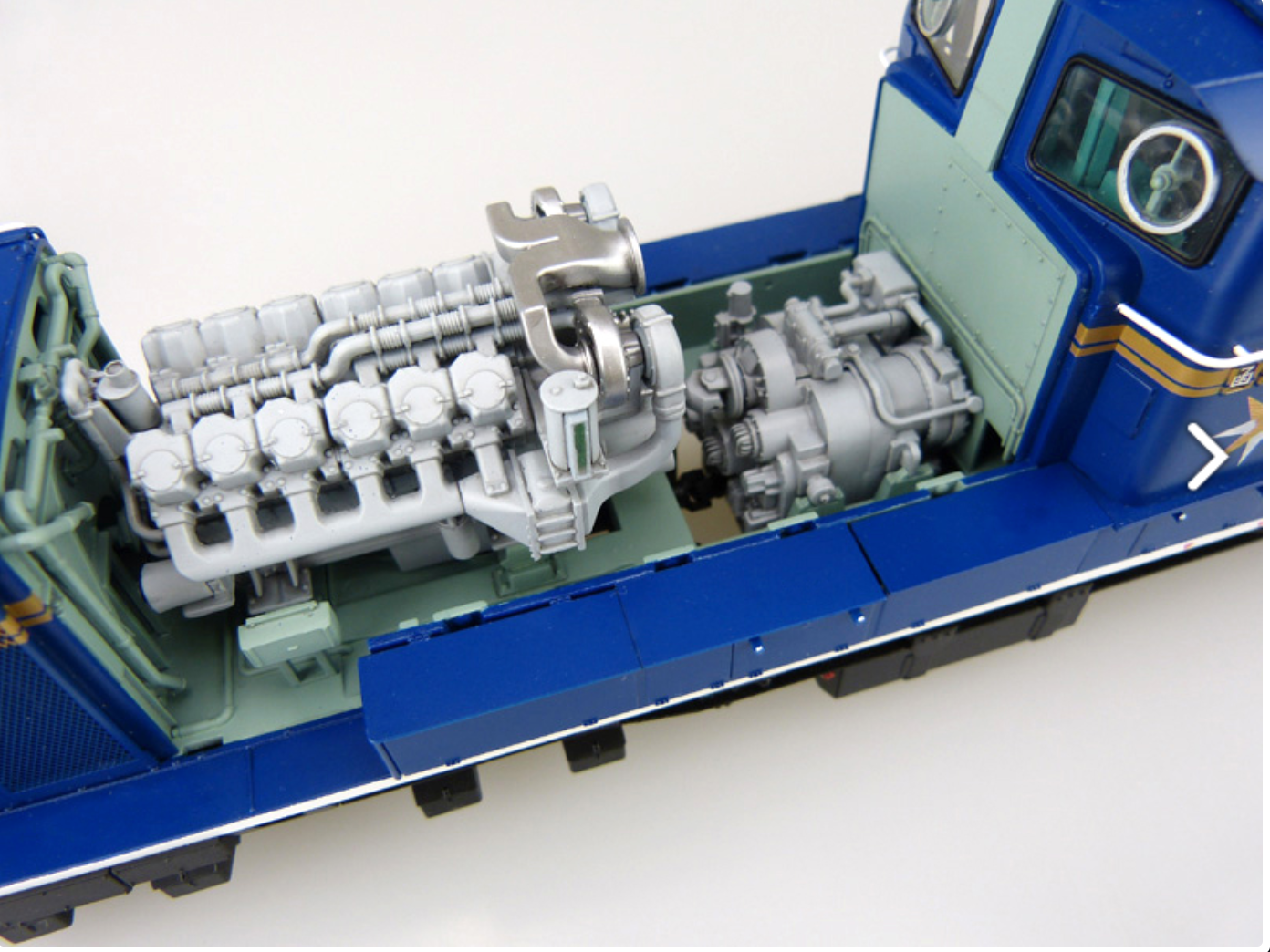 Aoshima 1/45 Diesel locomotive DD51 Limited Express Hokutosei | 4905083010006