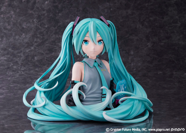 FURYU Corporation Hatsune Miku 16th Anniversary Bust Figure