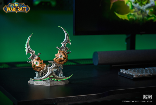 HEX Collectibles World of Warcraft 20th Anniversary Warglaives of Azzinoth Collector's Edition Replica | 6974281170230