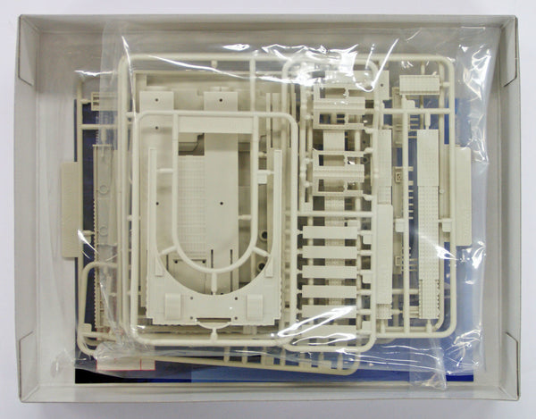 Wave 1/2000 Tokyo Metropolitan Government Office Model Kit