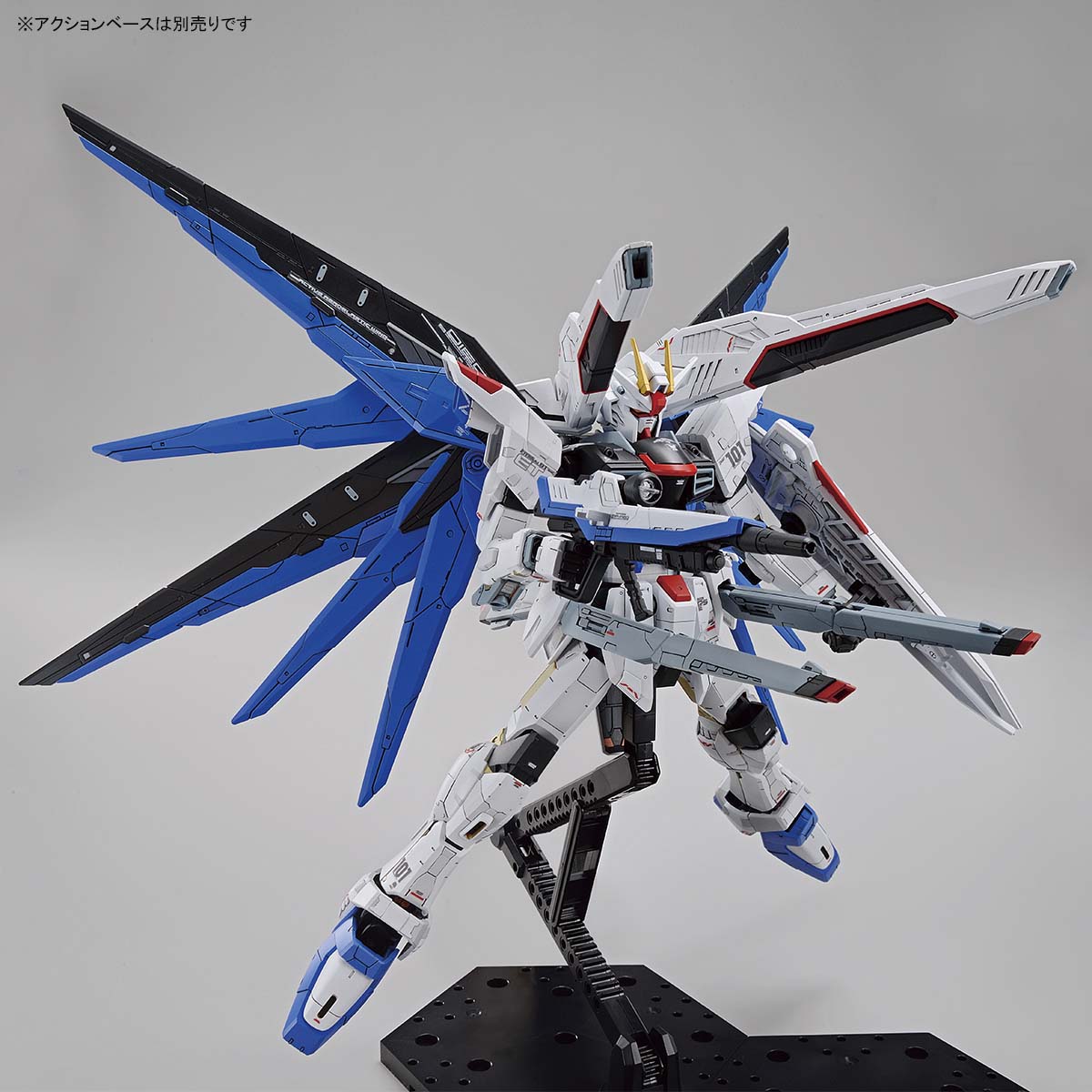 Fullmechanics 1/100 The Gundam Base Limited ZGMF-X10A Freedom Gundam Ver.GCP