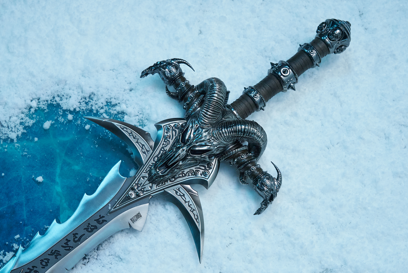 HEX Collectibles World of Warcraft® Frostmourne Sword Premium Replica(BLZ004(TBC)) | BLZ004(TBC)